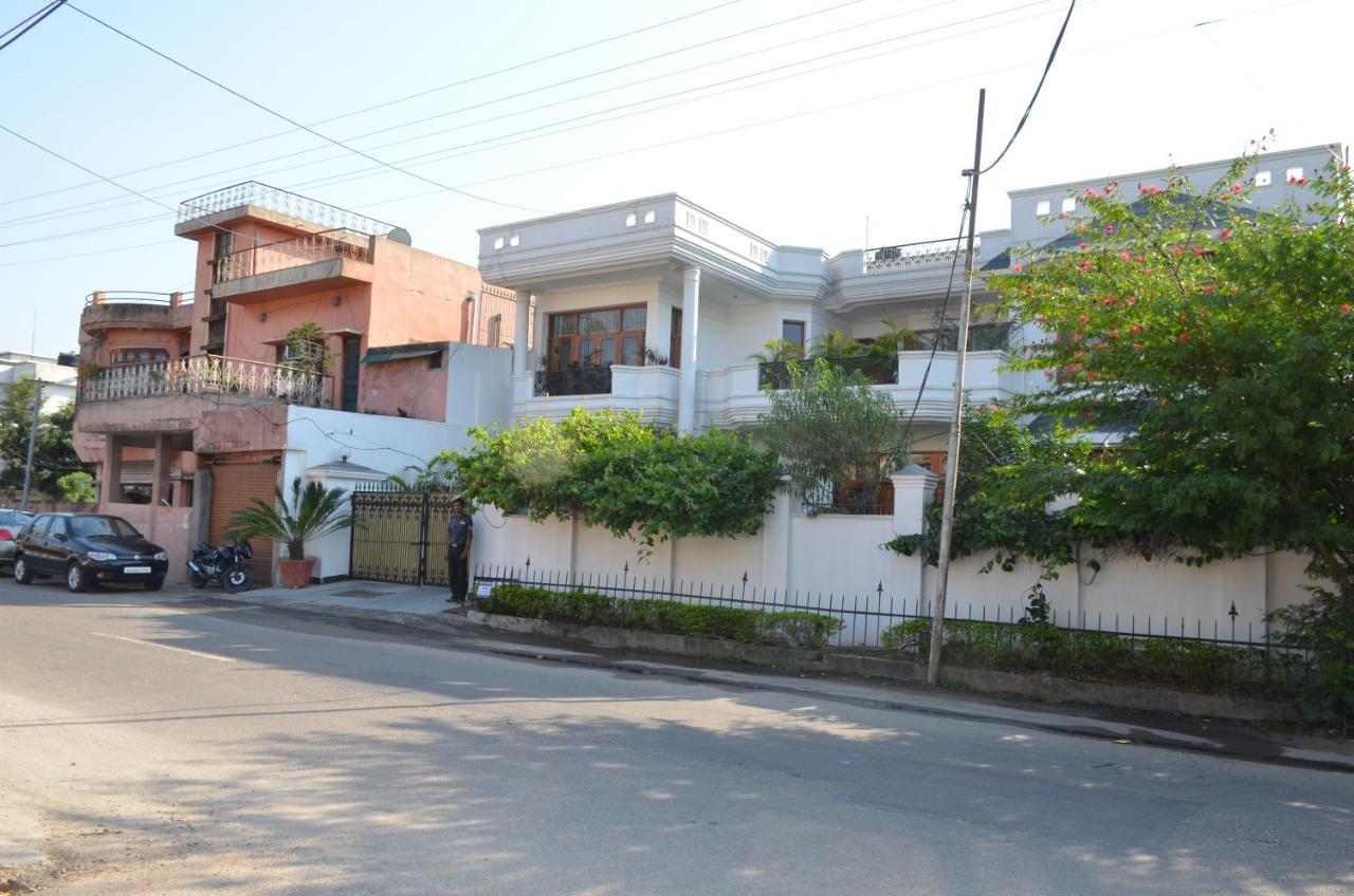 Sandy'S Homestay Jammu Exterior photo