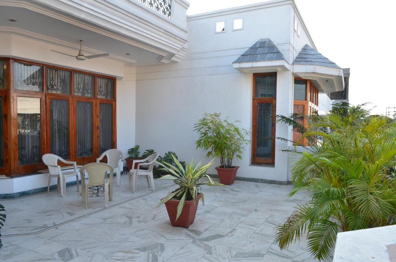 Sandy'S Homestay Jammu Exterior photo